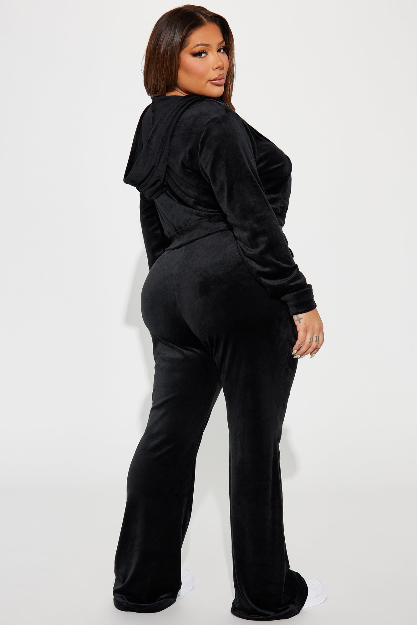 https://cdn.shopify.com/s/files/1/0293/9277/files/10-23-23Studio4_KF_DB_10-40-38_6_202307012SET_Black_2736_PLUS_PXF.jpg?v=1741811301