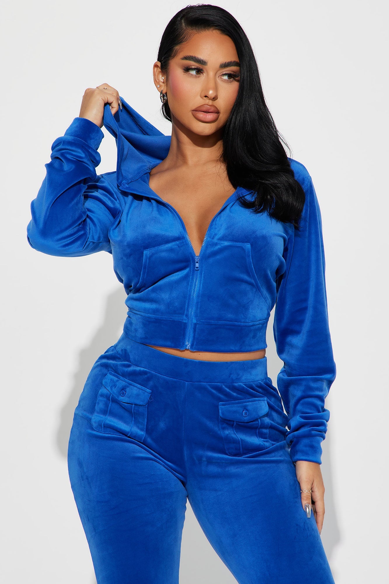 https://cdn.shopify.com/s/files/1/0293/9277/files/10-27-23Studio1_RA_PC_13-19-07_33_202307012SET_Blue_4819_ES.jpg?v=1698859938
