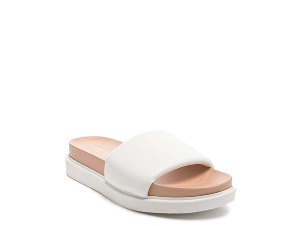 MOULDED BLACK & WHITE MINIMILIST FASHION POOL SLIDESS72C0C8CD184B01133D1C0995F5E918EB/15590837_44717762-34b0-48be-b9f2-850bc137b741.jpg