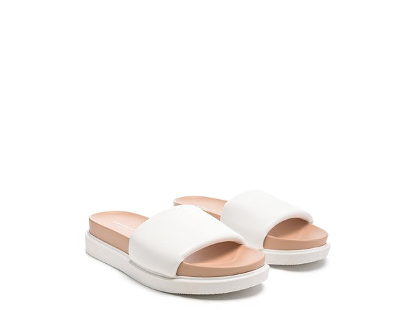 MOULDED BLACK & WHITE MINIMILIST FASHION POOL SLIDES72C0C8CD184B01133D1C0995F5E918EB/15590837_61f3f53c-0a7a-45ab-aae0-7832e2f87e78.jpg