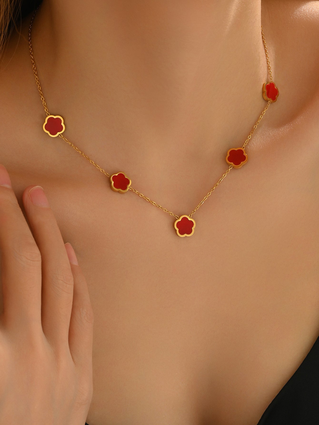 Lxalry 18K Gold Plated Five Leaf Clover Necklace | Modern Minimalist Jewelry