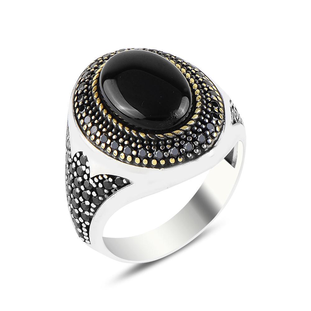 Fashionable Men's Ring With Black Gemstones In Metal