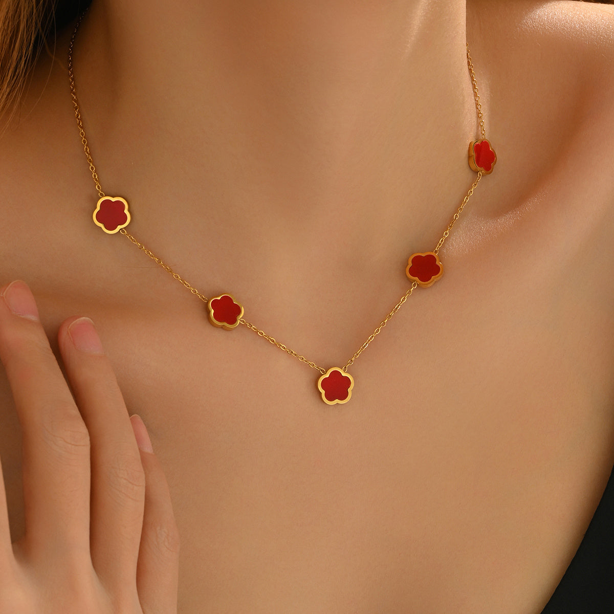 Lxalry 18K Gold Plated Five Leaf Clover Necklace | Modern Minimalist Jewelry