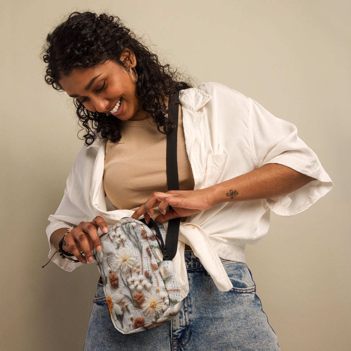 Bolso bandolera utilitario con diseño de estampado floral estilo crochet 3D, duradero, resistente al agua, minimalista, para uso diario, para la escuela y la oficina.