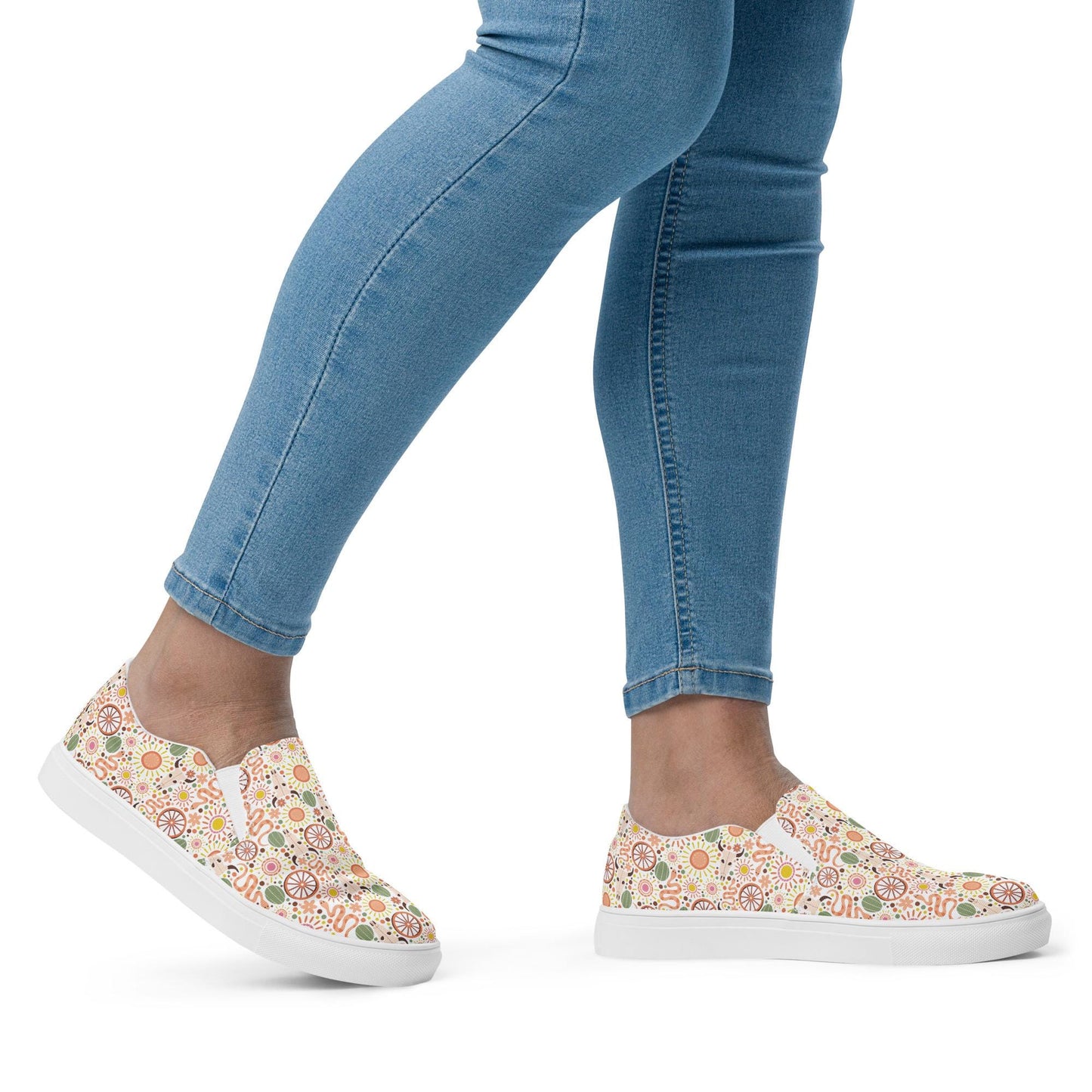 Women’s slip-on canvas shoes, Country style light color pattern vans style canvas casual stylish jean pairing adjustable soft female shoe