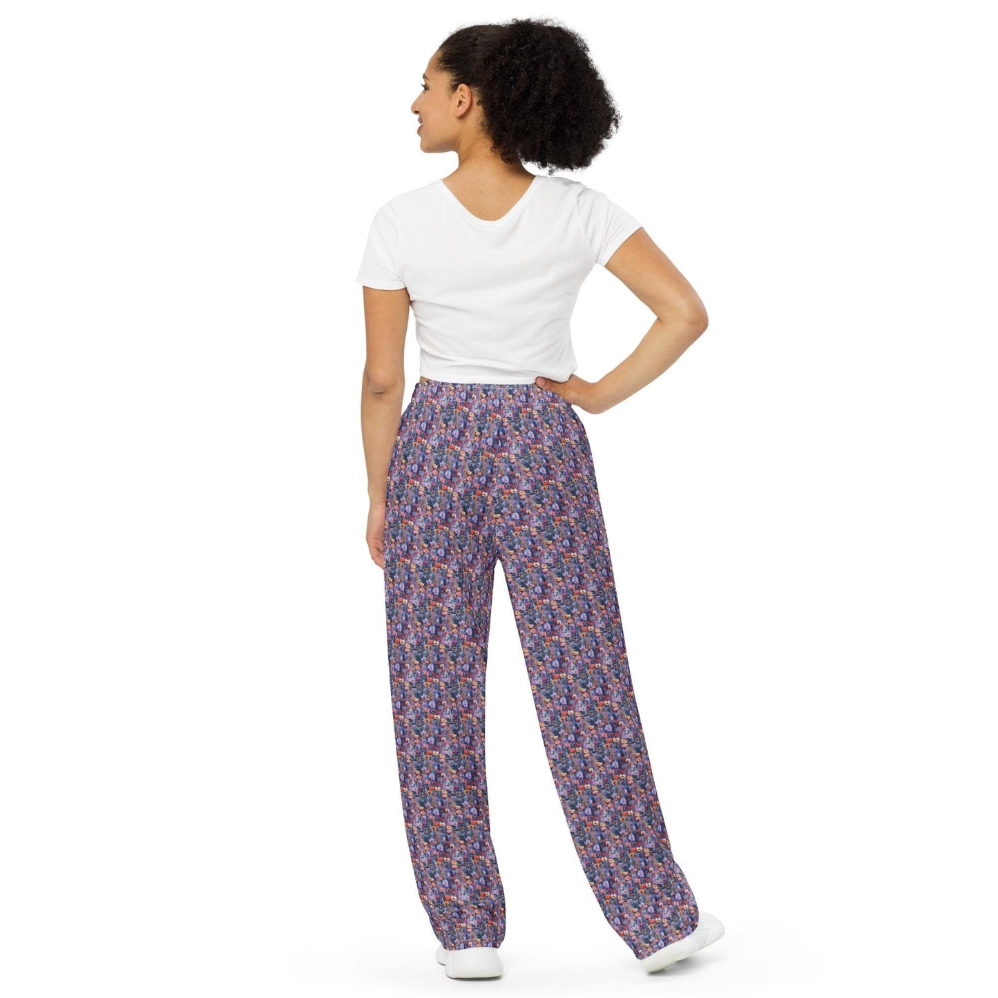 Delightful Floral Dream: Women's All-Over Print Casual Pajama Pants