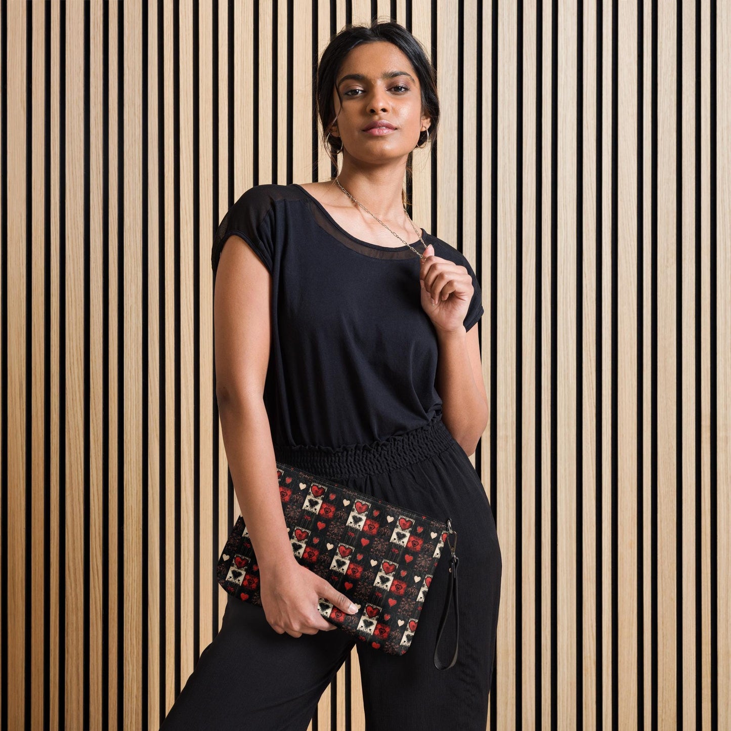 Women's Valentine's Heart Design Crossbody Wrist Bag - Stylish & Functional, Perfect for Casual Everyday Wear or Special Dinner Dates