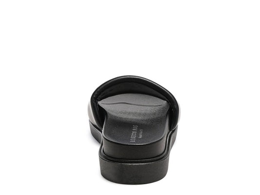 MOULDED BLACK & WHITE MINIMILIST FASHION POOL SLIDES72C0C8CD184B01133D1C0995F5E918EB/15590837_d8f4c234-9969-4c84-bea1-5c1066077175.jpg