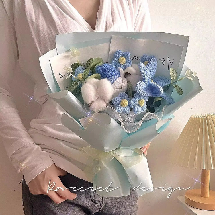 Rose and tulip knitted bouquet - The Aurora Touch