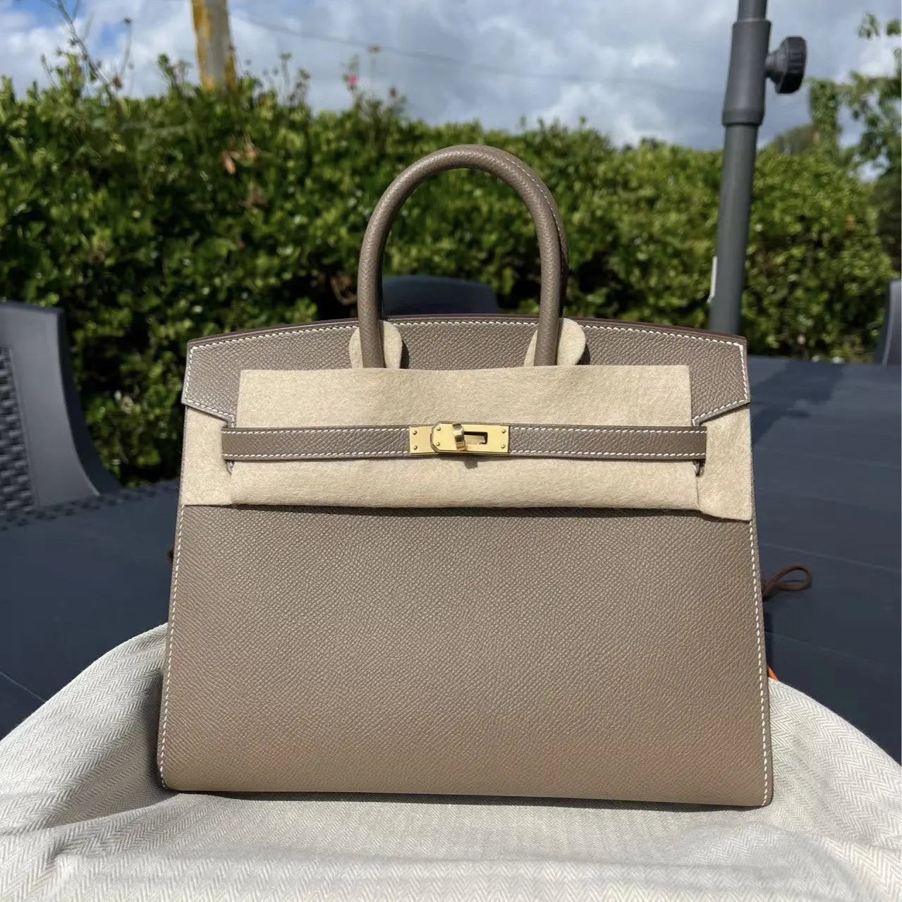 Commuter single-shoulder handbag - The Aurora Touch