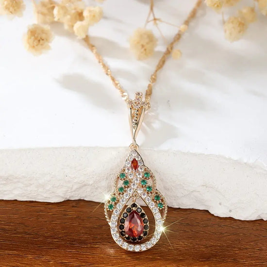 Pomegranate Red Black Diamond Emerald Vakarufalhi Sweet Elegant Necklace CJ