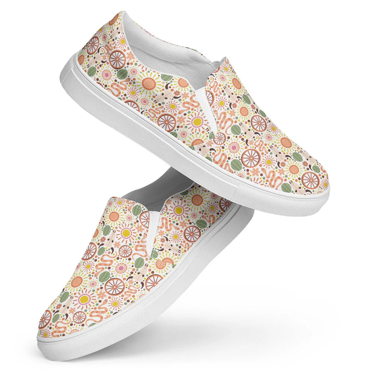 Women’s slip-on canvas shoes, Country style light color pattern vans style canvas casual stylish jean pairing adjustable soft female shoe