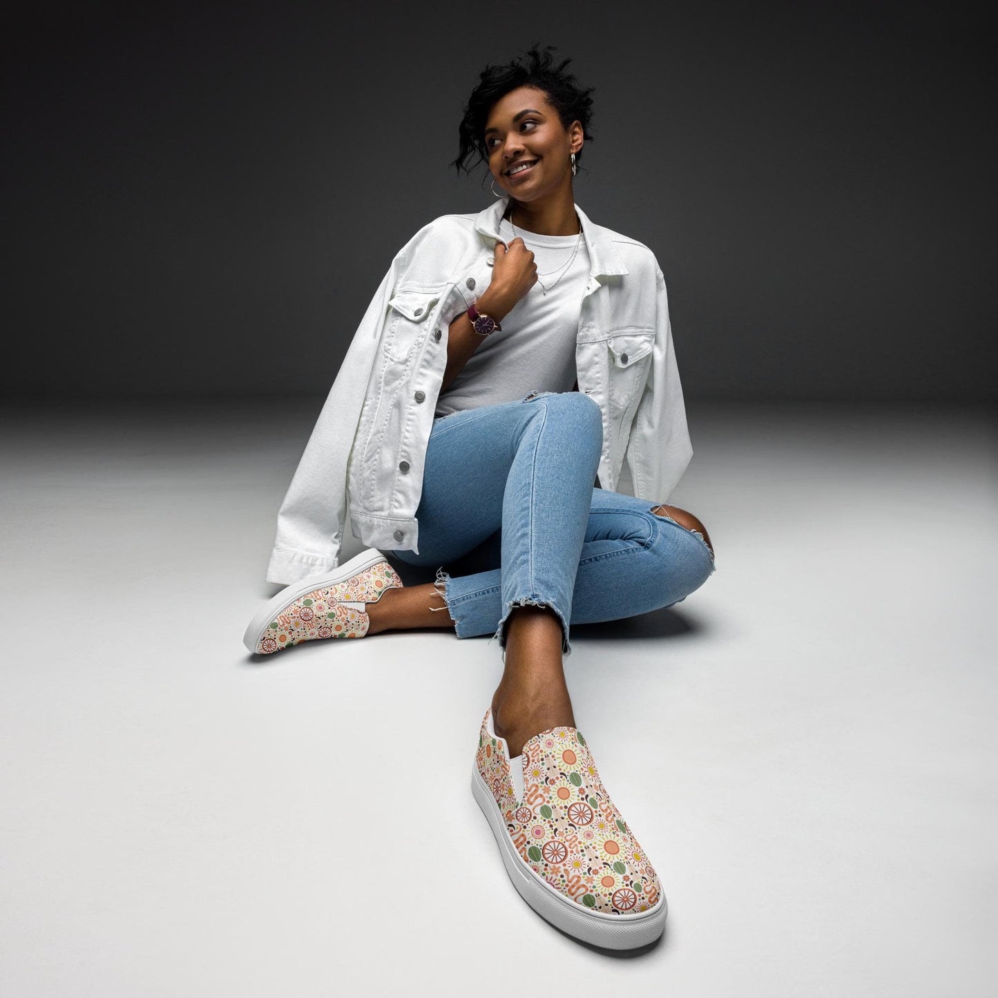 Women’s slip-on canvas shoes, Country style light color pattern vans style canvas casual stylish jean pairing adjustable soft female shoe
