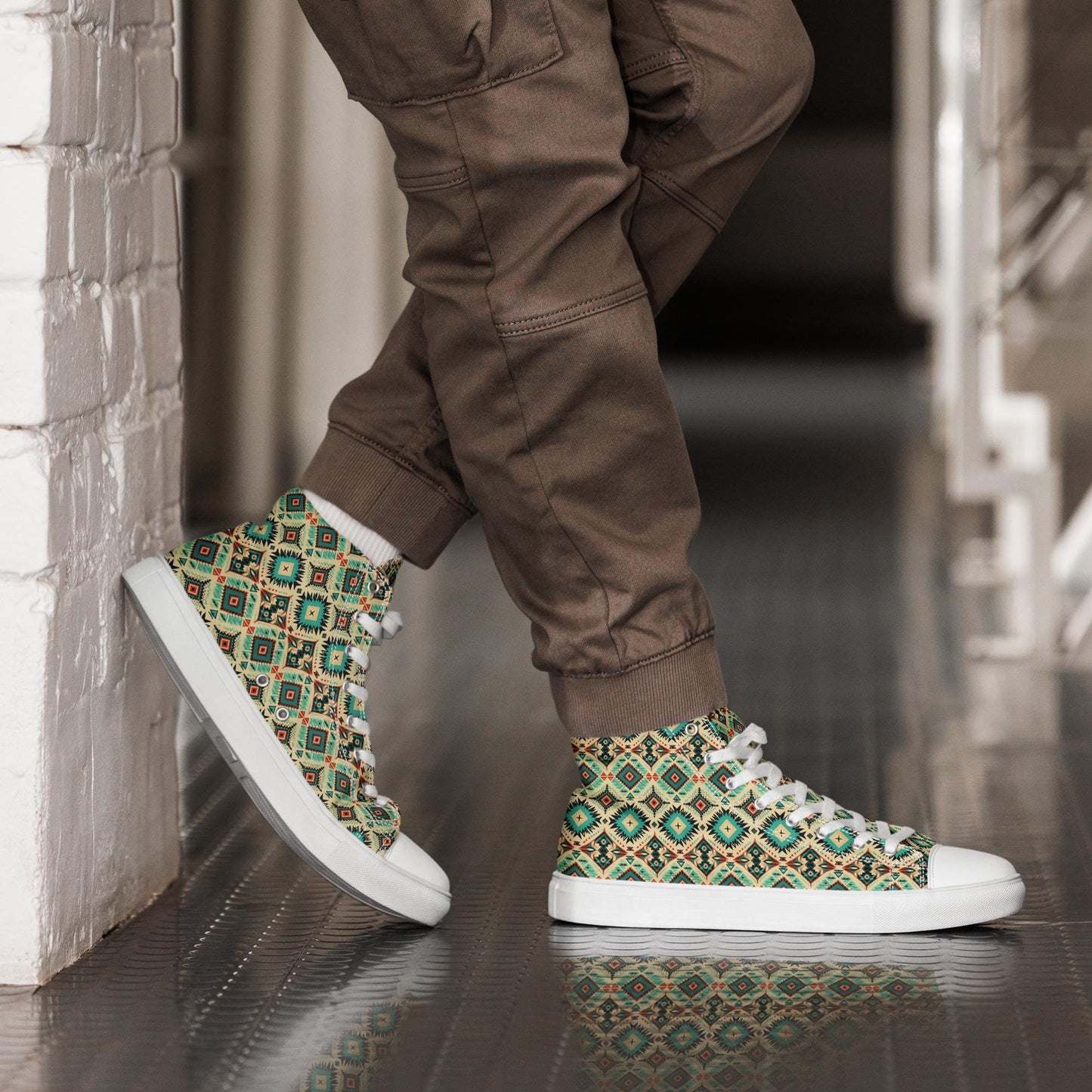 Men’s high top canvas shoes, stylish men&#39;s high top canvas sneakers - western pattern all over design