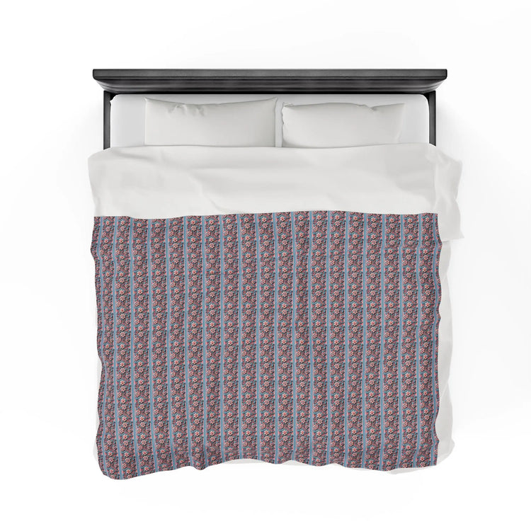 Cozy Velveteen Plush Blanket for Home Decor, Perfect Gift for Birthdays, Weddings, Holiday Snuggles, Heartwarming Comfort