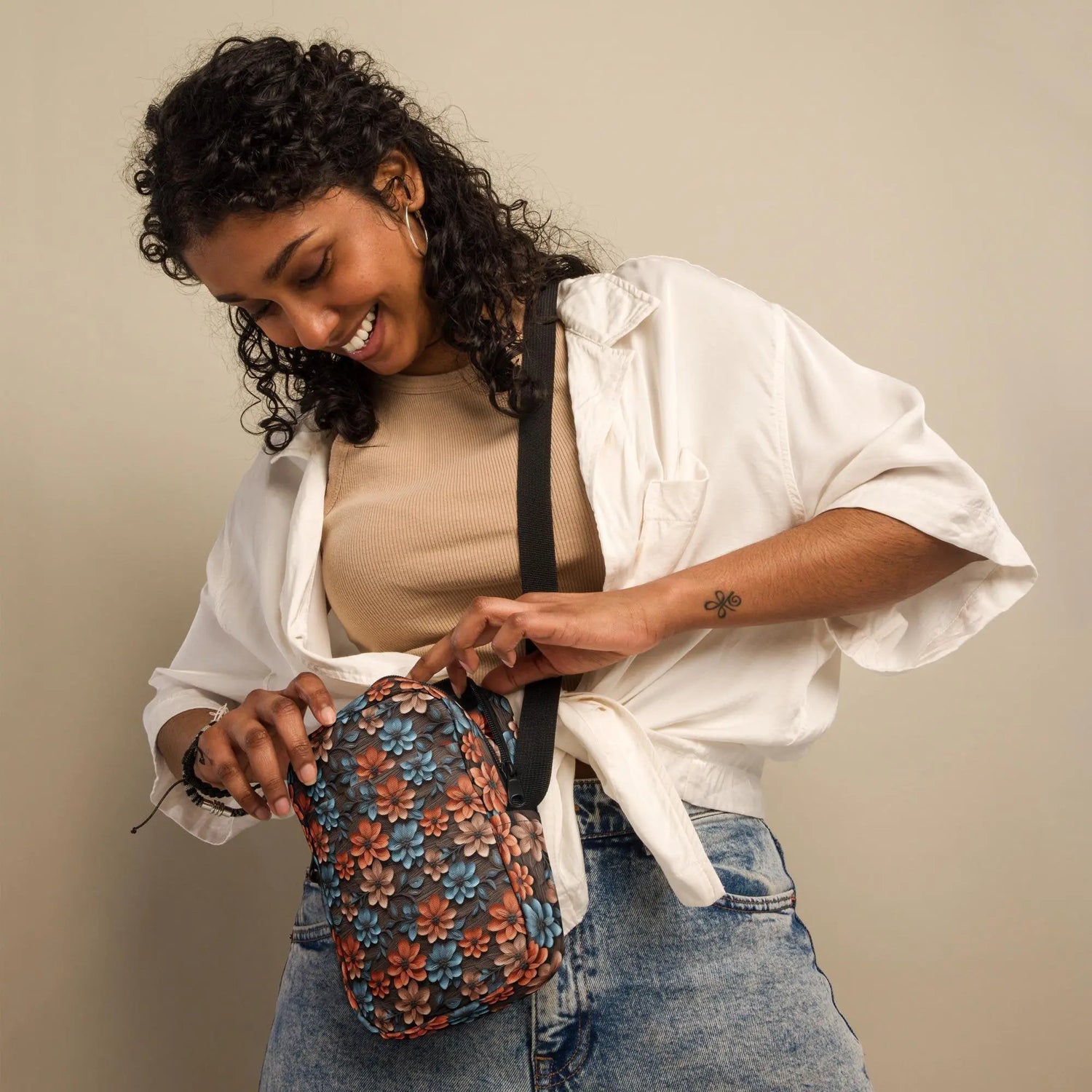 Utility Crossbody Bag – Stylish and Practical, Adjustable Strap, Versatile, Perfect for Travel, Work, or Everyday Use, Functional Bag The Aurora Touch