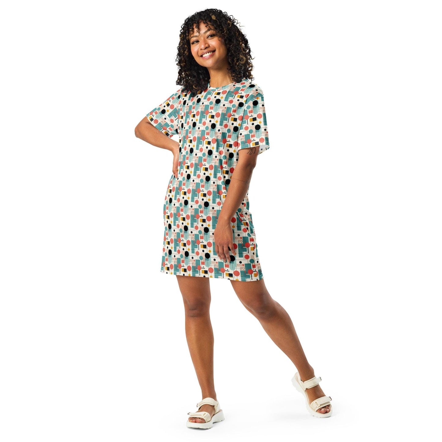 90&#39;s Retro Geometric Print Women’s Shirt Dress – Bold, Stylish & Timeless T-shirt dress Everyday Female Wear
