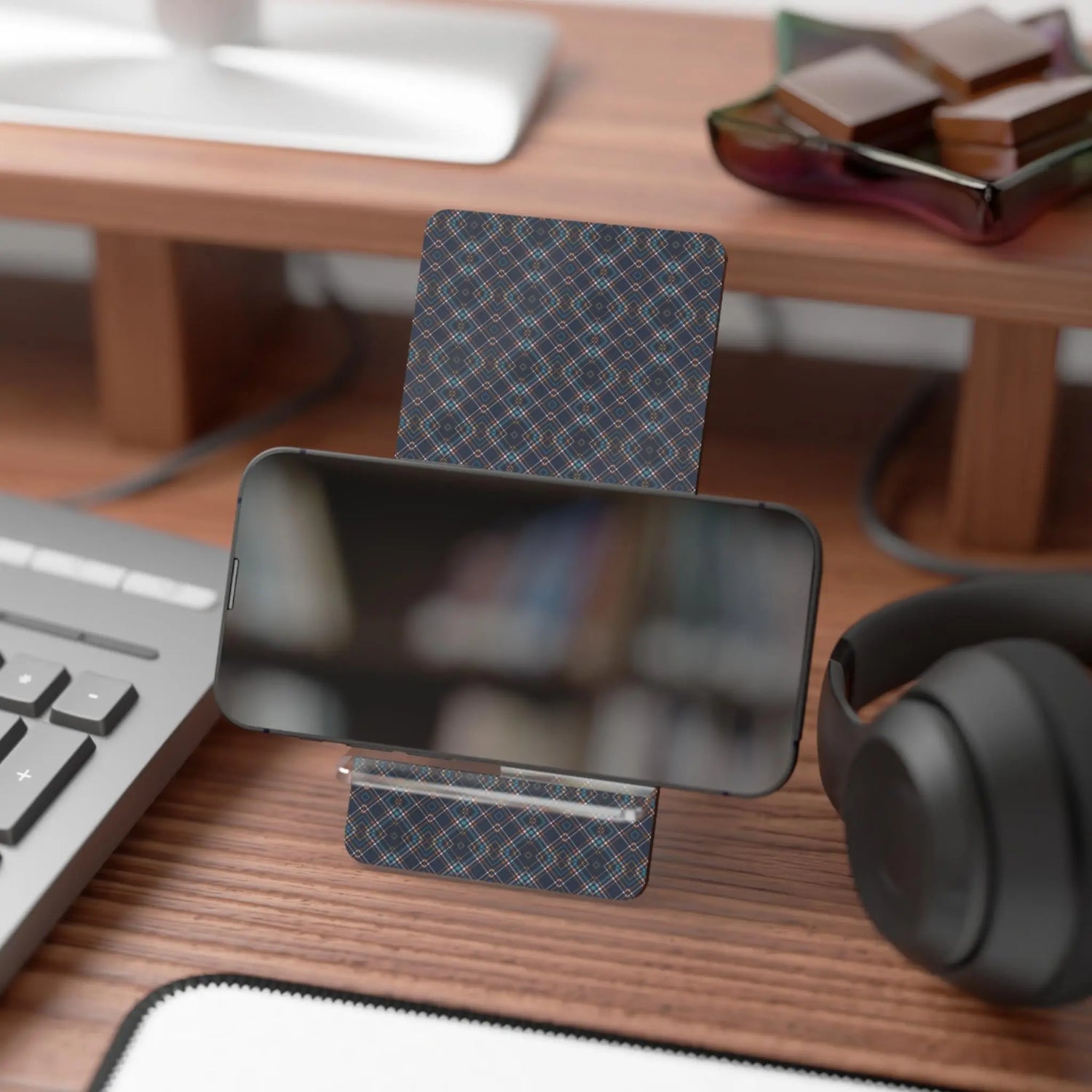 Stylish Mobile Display Stand for Smartphones, Desk Accessory, Phone Holder, Gift for Tech Lovers, Home Office Decor, Unique Design